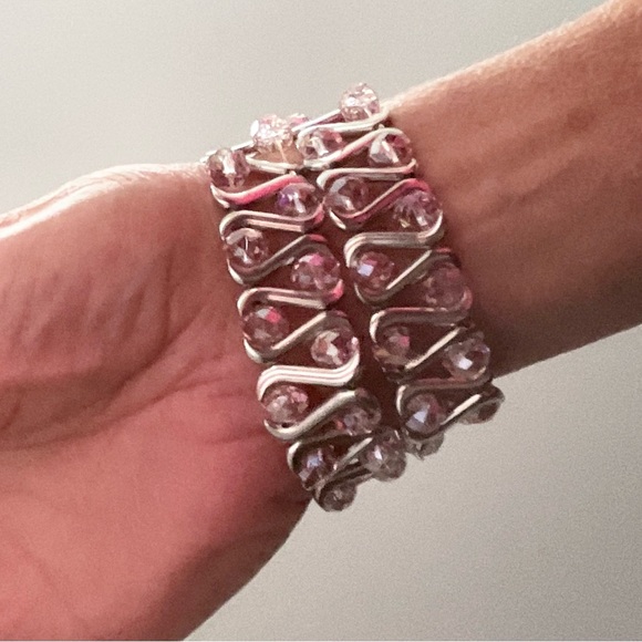 BEADED PINK AND METAL FAUX RHINESTONE BRACELETS - LIKE NEW - Picture 4 of 7